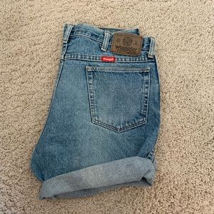 Wrangler cut off shorts!